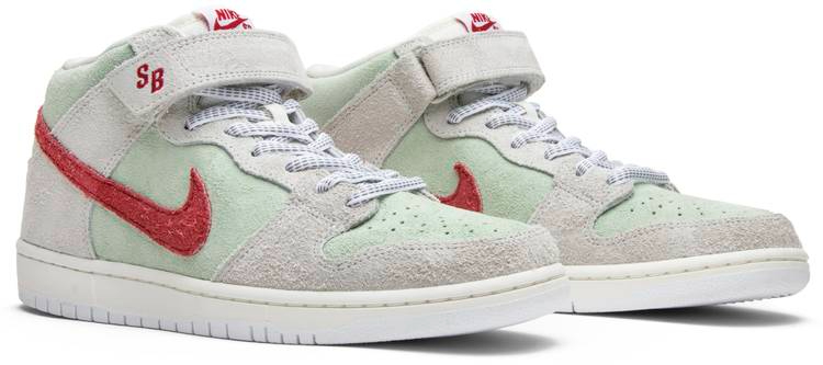 SB Dunk Mid 'White Widow' AQ2207-163