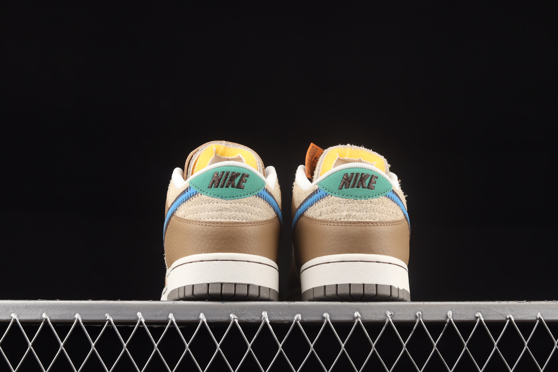 size? x Dunk Low 'Dark Driftwood'