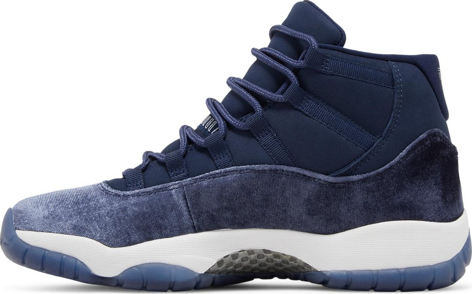 Wmns Air Jordan 11 Retro Midnight Navy Velvet