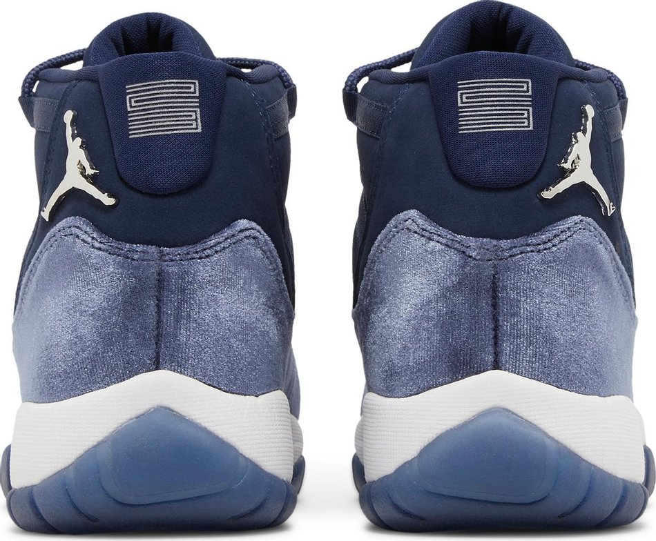 Wmns Air Jordan 11 Retro Midnight Navy Velvet