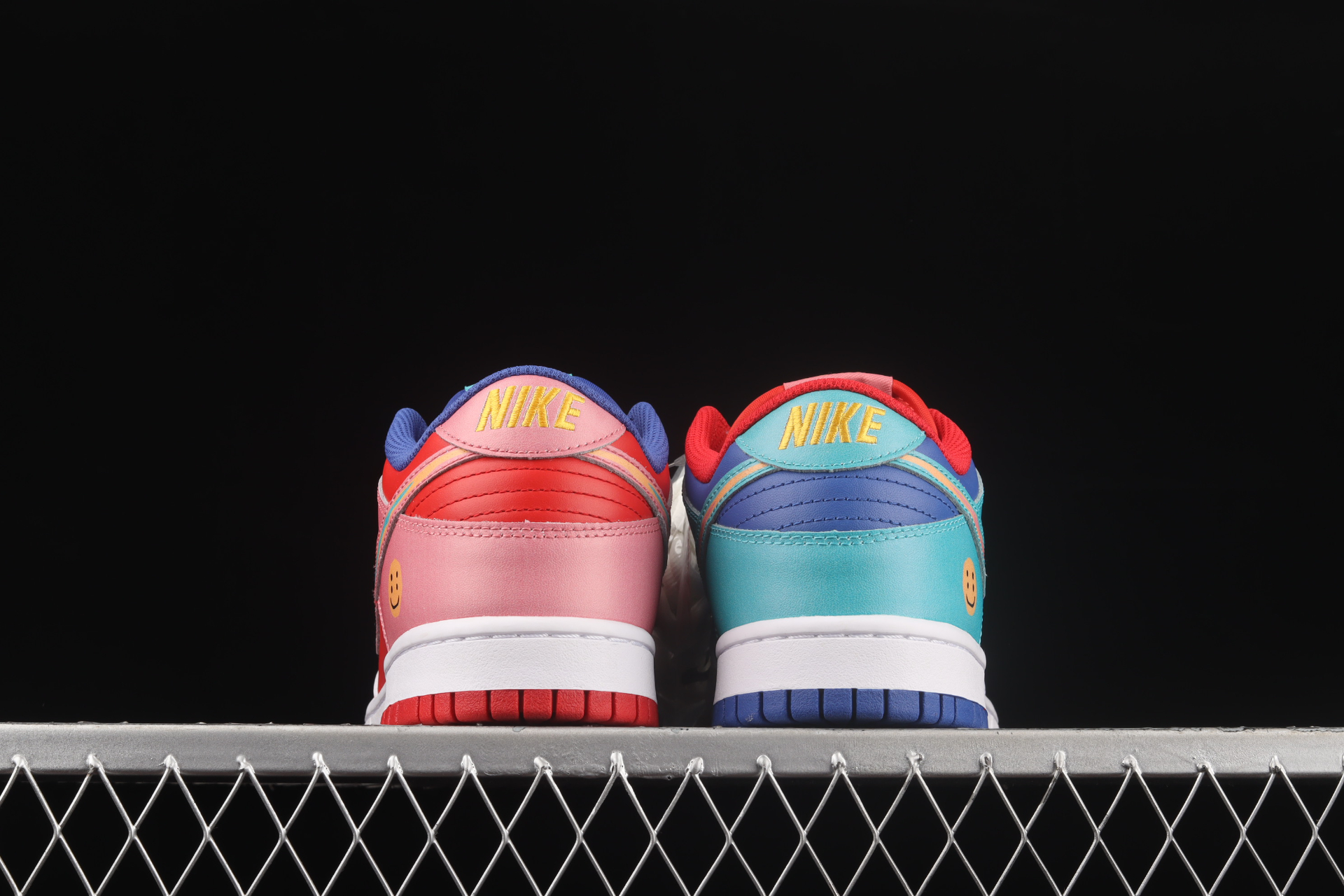 Dunk Low Rainbow LF4587-001