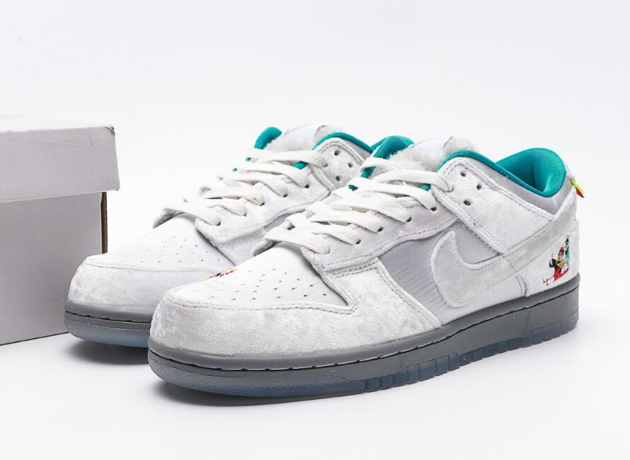 Wmns Dunk Low 'Ice' DO2326-001