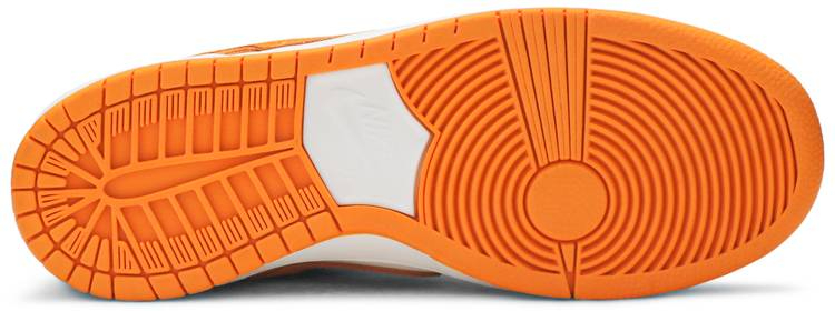 Zoom Dunk Low Pro SB 'Circuit Orange' 854866-881