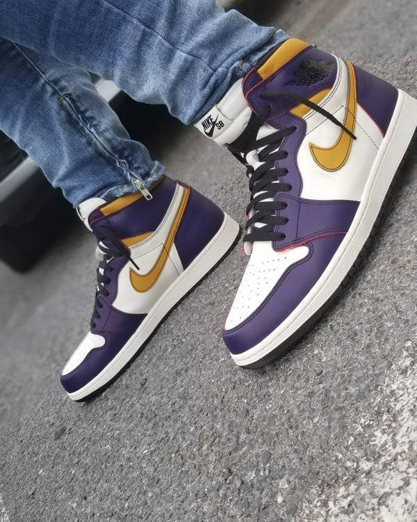 Air Jordan 1 Retro High SB LA To Chicago