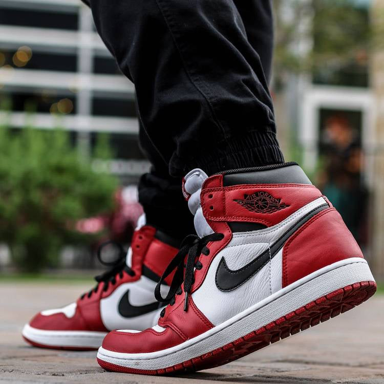 Air Jordan 1 Retro High OG Chicago