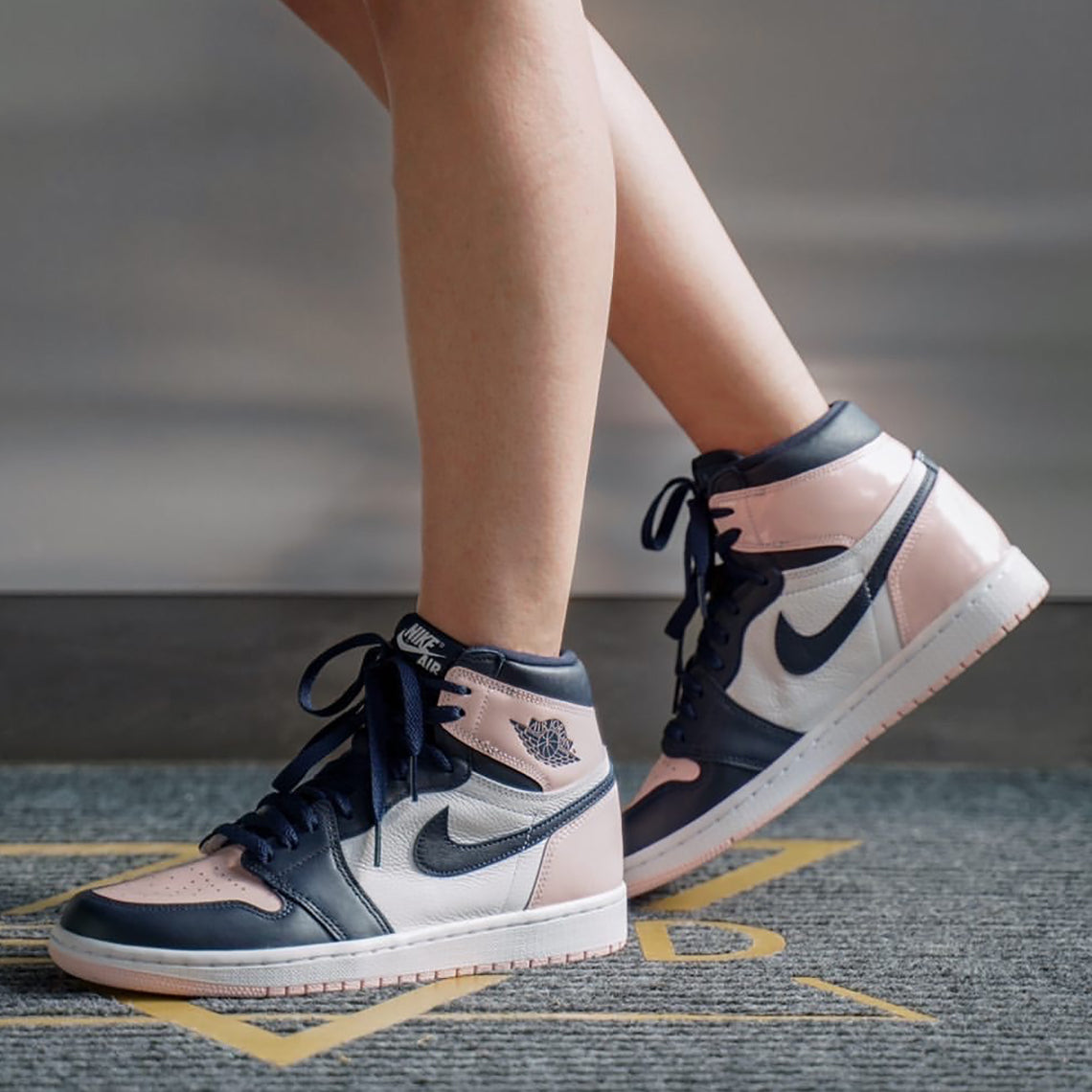 Wmns Air Jordan 1 Retro High OG SE Atmosphere