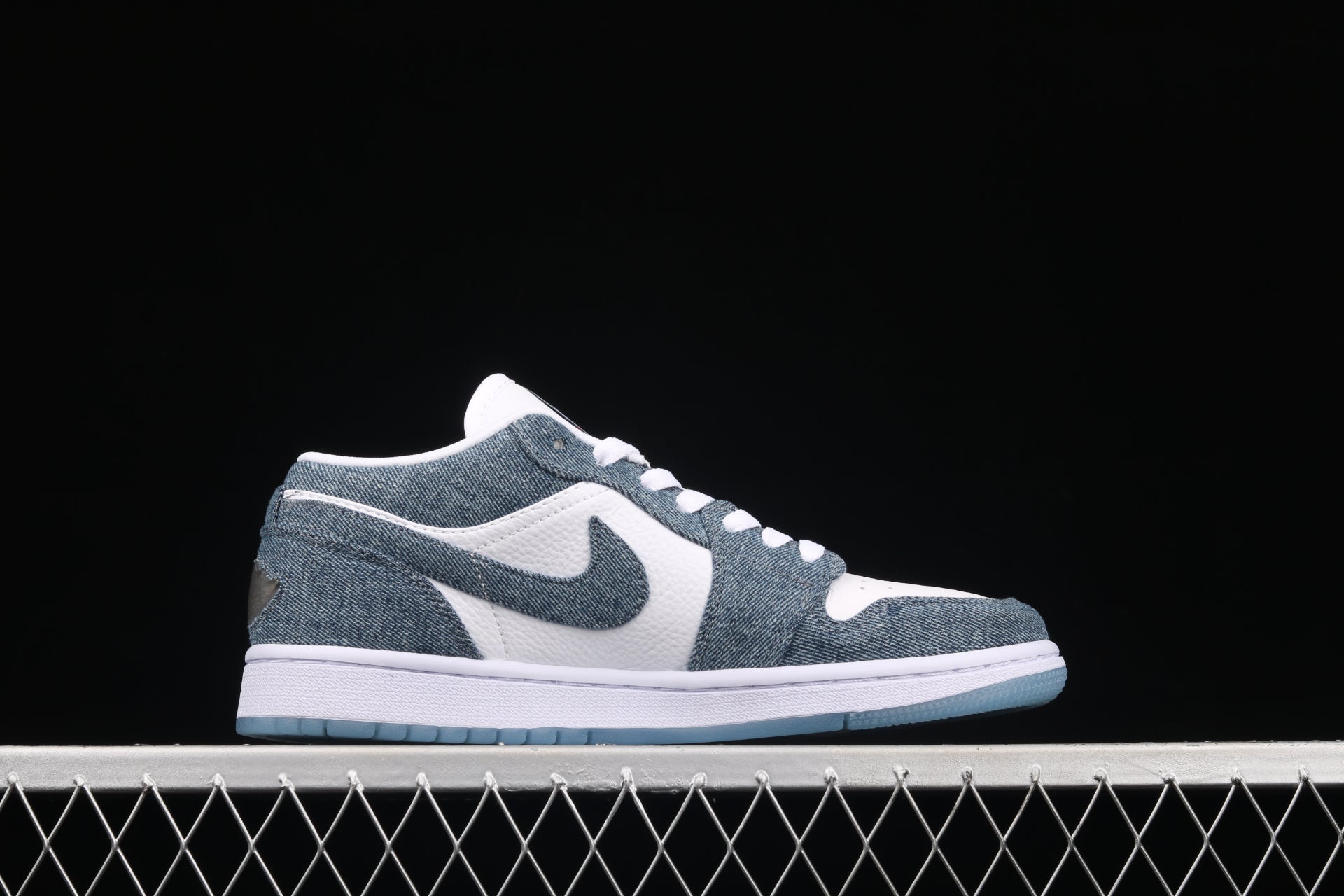 Wmns Air Jordan 1 Retro Low Denim